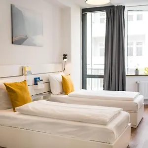 Apartment Fantastic 2 Bedroom, Berlin