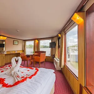 fortuna-boat-hotel.inbudapesthotels.com/